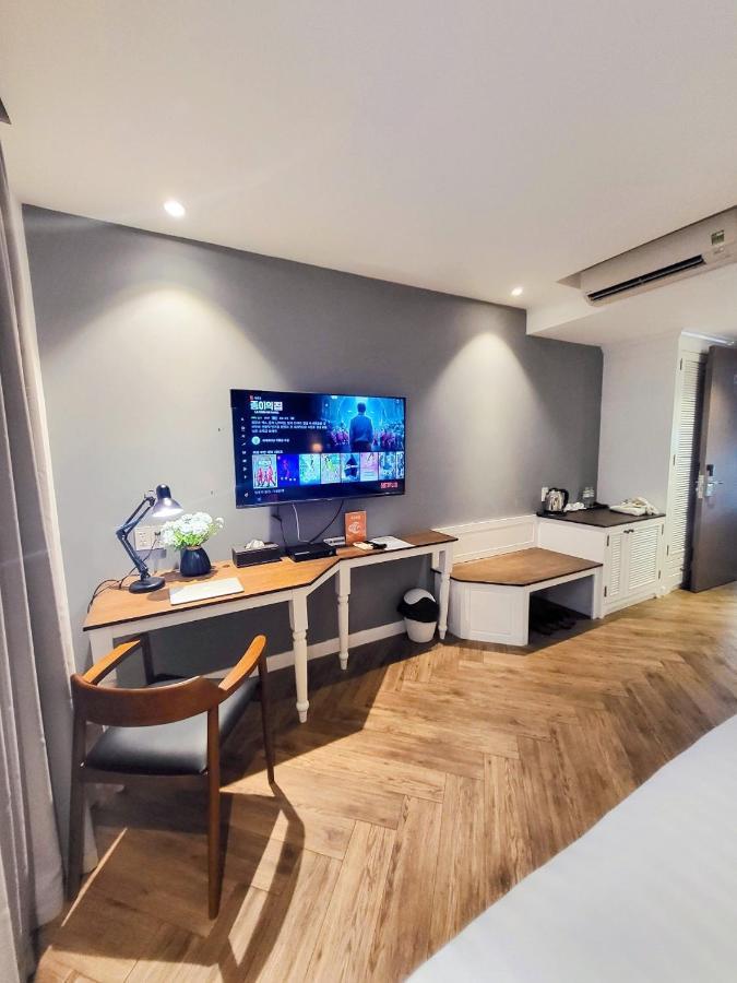 Thao Trang Laluxe Hotel Phu My Hung 胡志明市 外观 照片